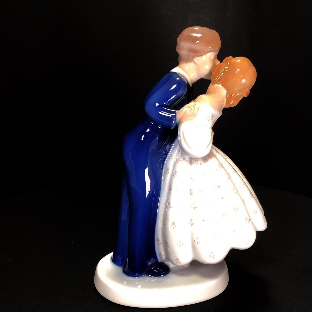 【美品】Royal Copenhagen ロイヤルコペンハーゲン／男の子と女の子 フィギュリン／2162／陶器／マルチカラー