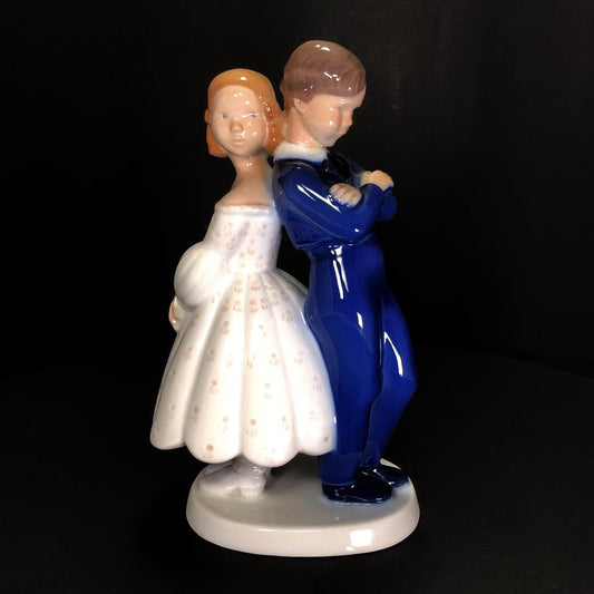 【美品】Royal Copenhagen ロイヤルコペンハーゲン／男の子と女の子 フィギュリン／2372／陶器／マルチカラー