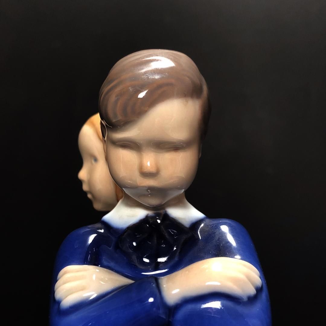 【美品】Royal Copenhagen ロイヤルコペンハーゲン／男の子と女の子 フィギュリン／2372／陶器／マルチカラー