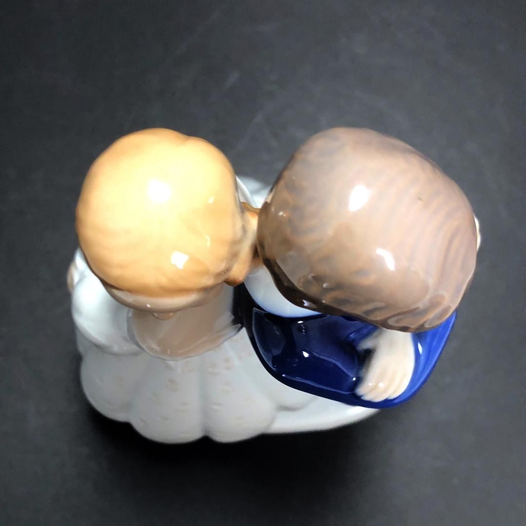 【美品】Royal Copenhagen ロイヤルコペンハーゲン／男の子と女の子 フィギュリン／2372／陶器／マルチカラー