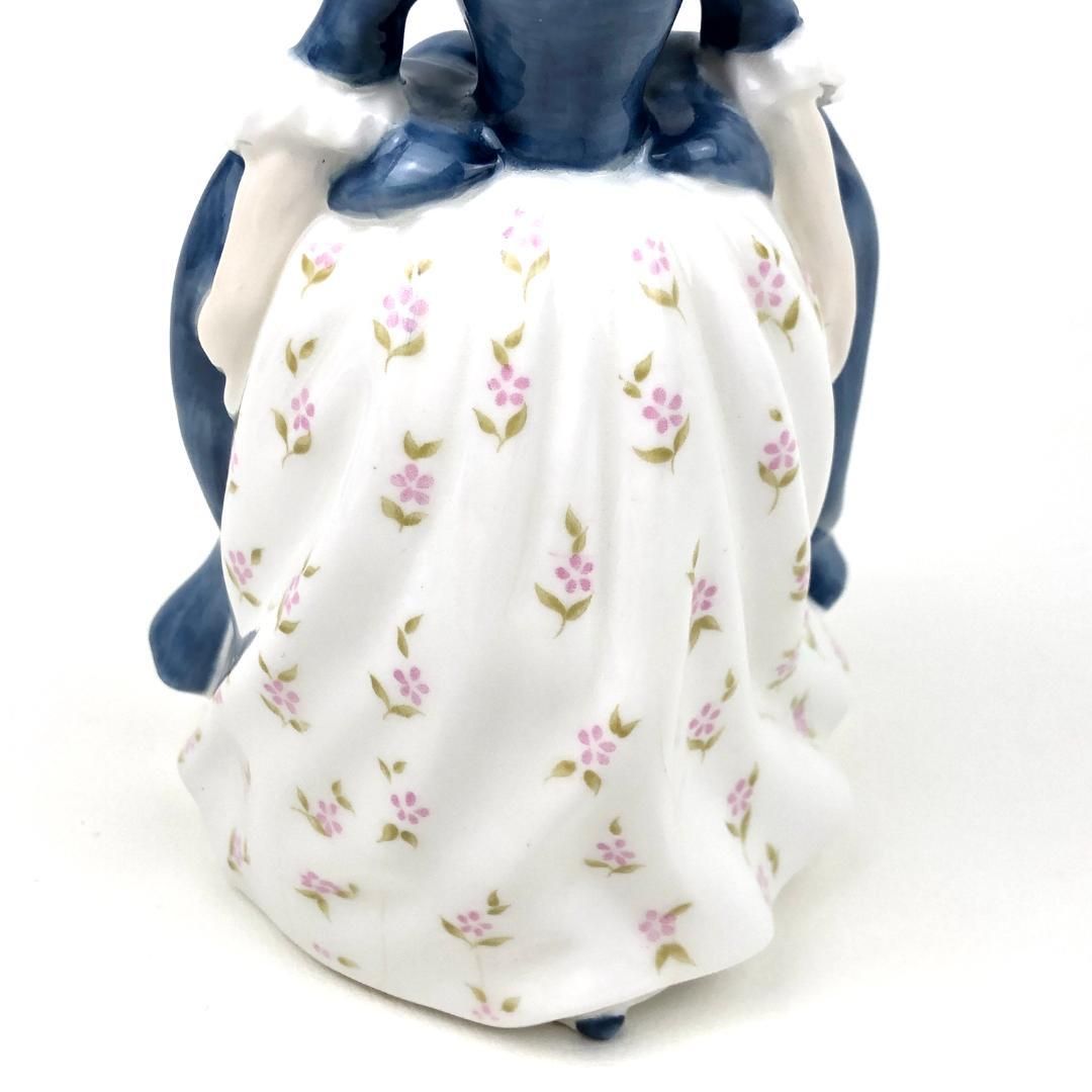 ROYAL DOULTON ロイヤルダルトン／陶器製人形 イギリス製 女性 人形／ボーンチャイナ／マルチカラー