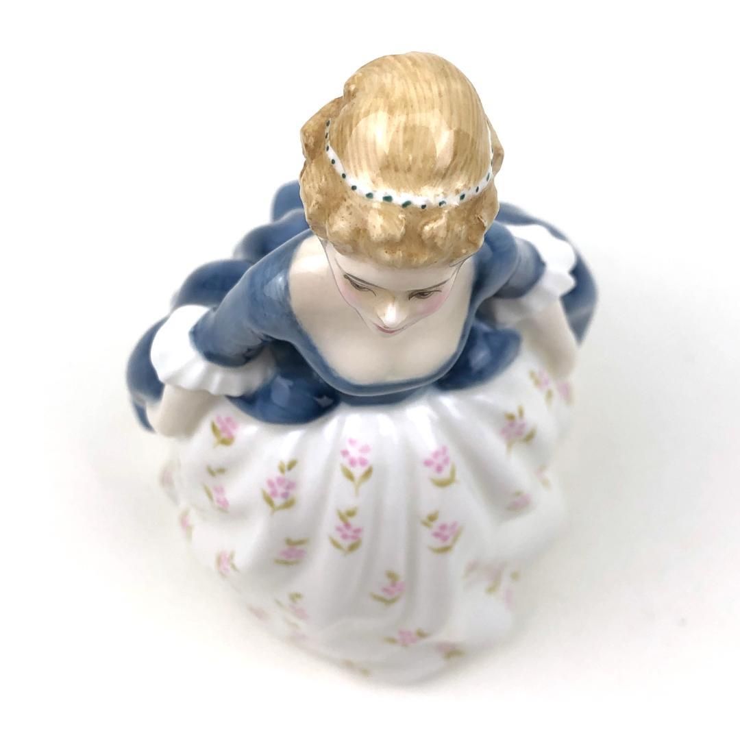 ROYAL DOULTON ロイヤルダルトン／陶器製人形 イギリス製 女性 人形／ボーンチャイナ／マルチカラー