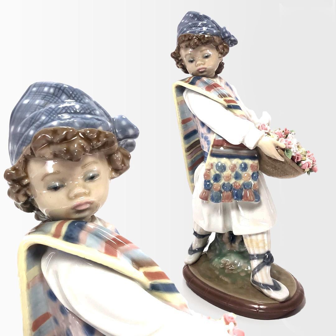 【美品】Lladro リヤドロ／バレンシアの花 ブーケを持つ少年／1526／ポーセリン／マルチカラー