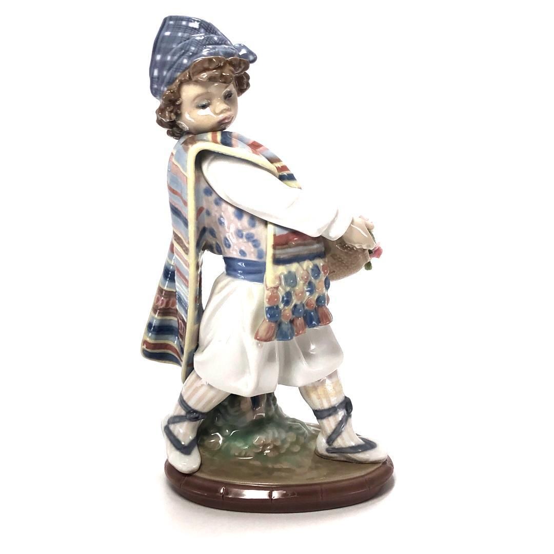 【美品】Lladro リヤドロ／バレンシアの花 ブーケを持つ少年／1526／ポーセリン／マルチカラー