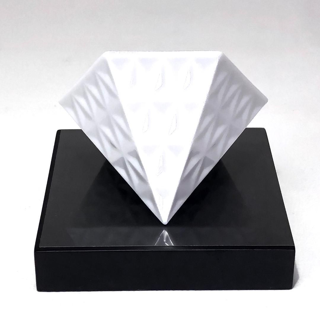 【美品・台座付】LLADRO リヤドロ／置き時計／白磁 ダイヤモンド型 SKU:01009288／陶器／ホワイト