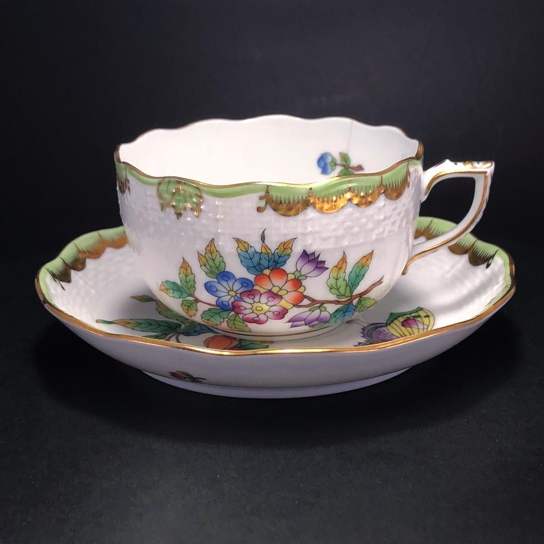 【訳あり・売り切り】HEREND ヘレンド／ヴィクトリア・ブーケ カップ＆ソーサー ／花 蝶／金彩／陶器／ホワイト